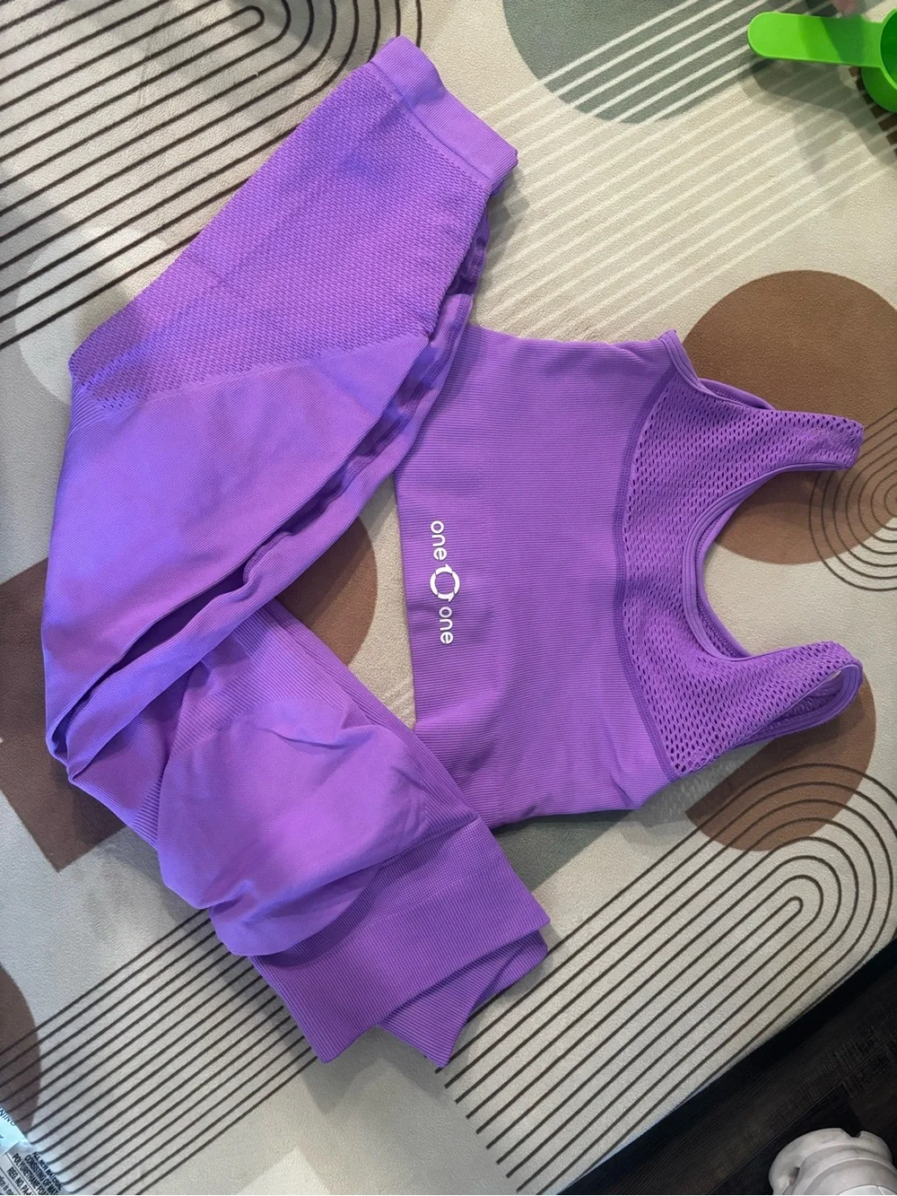 one.one Women's Purple Seamless Sports Set - Tank & Leggings